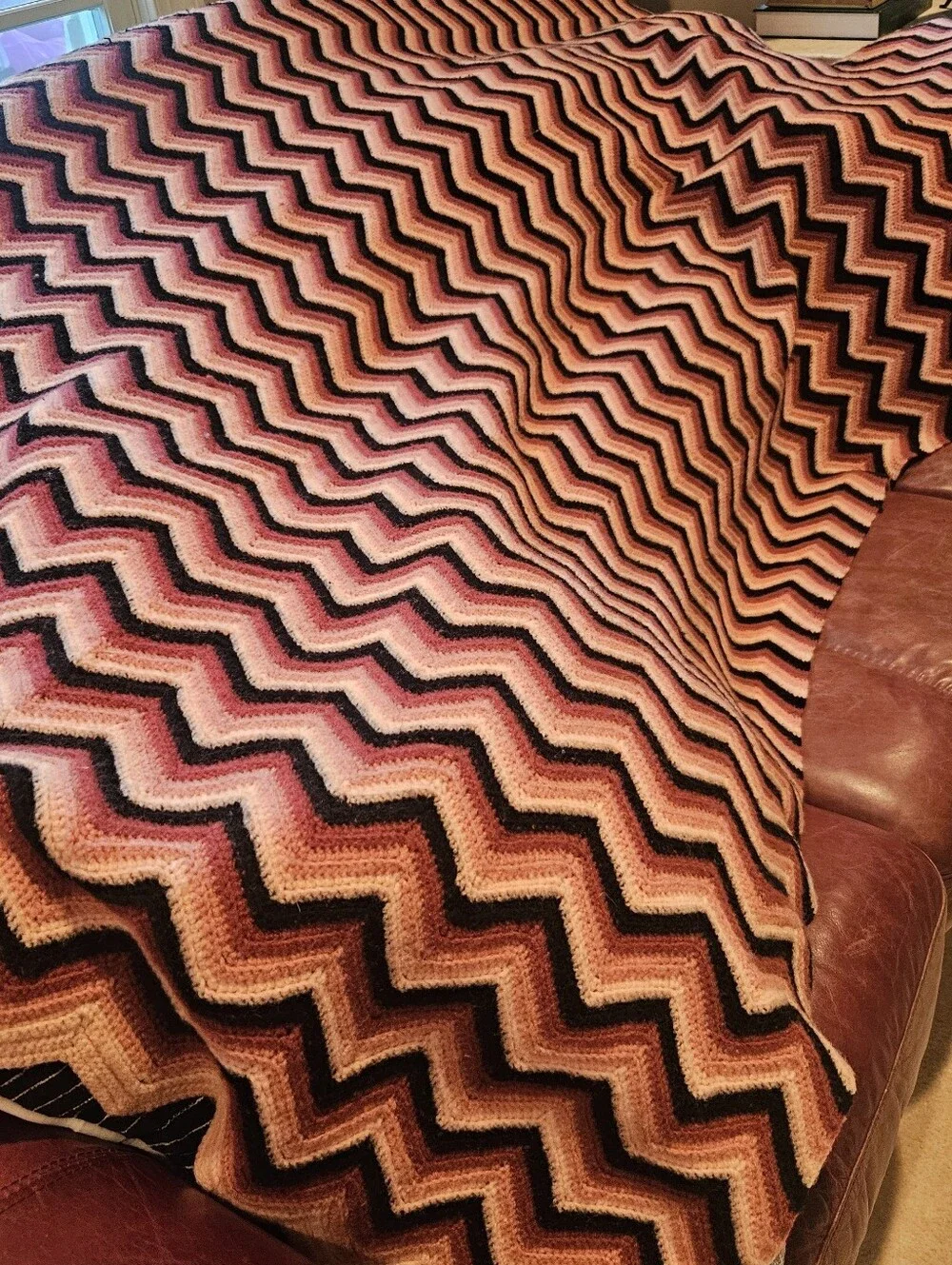 Rare Vintgage 70s Crochet Chevron Afghan Blanket XL 8x4ft Burgundy, Rose Black